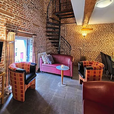 Hotel Near Town Center In Mesch